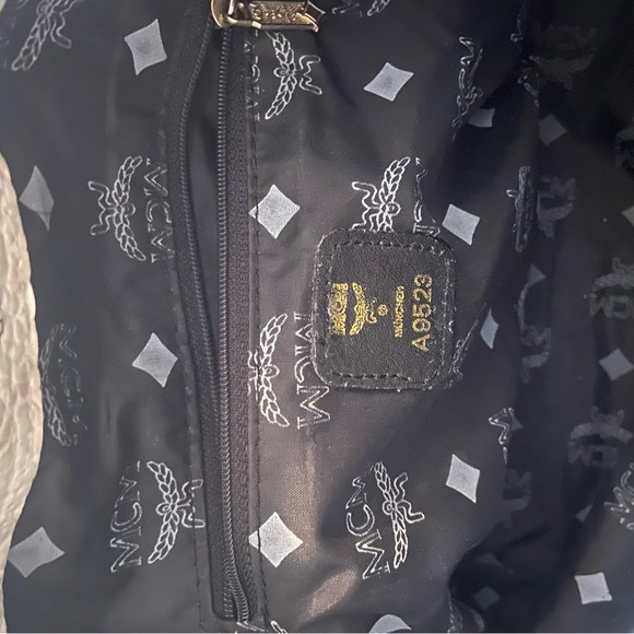 MCM drawstring bucket bag crossbody - Picture 6 of 8